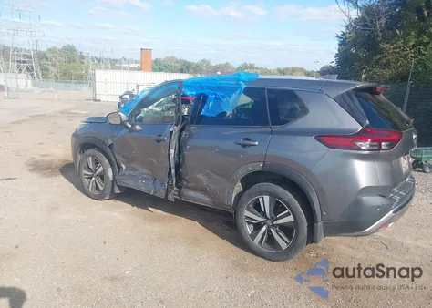 2021 Nissan Rogue Platinum Intelligent Awd z USA, uszkodzony, nr VIN JN8AT3DD4MW301288